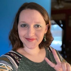 Meet your Posher, Elizabeth